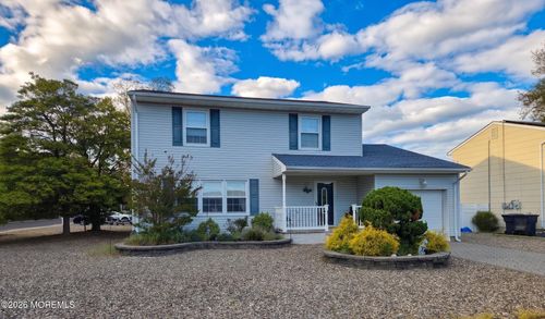 300 Pennington Ct, Toms River, NJ, 08753-4641 | Card Image