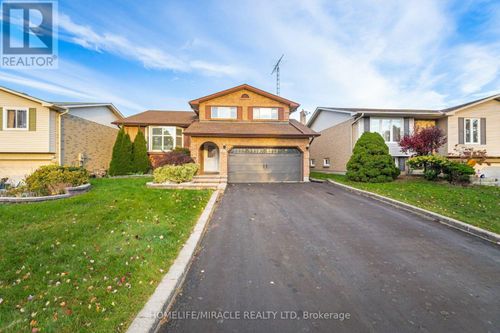 483 Labrador Dr, Oshawa, ON, L1H7G1 | Card Image