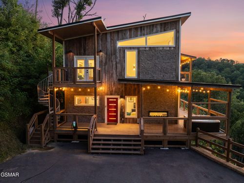 3322 Sugar Maple Loop Rd, Sevierville, TN, 37862-8627 | Card Image