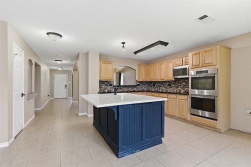 829 Elbe Dr, Arlington, TX, 76001-8544 | Card Image