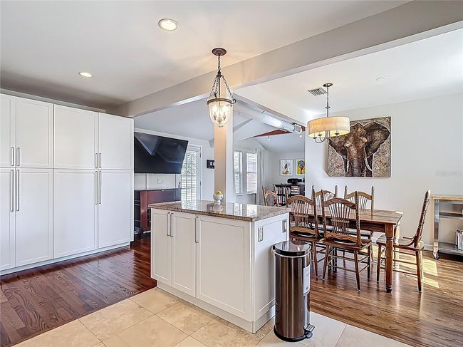 4001 W San Juan St, House other with 2 bedrooms, 2 bathrooms and null parking in TAMPA FL | Image 9