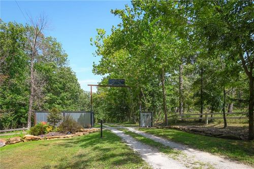 2105 Ne 315 Pvt Rd, Osceola, MO, 64776-2481 | Card Image