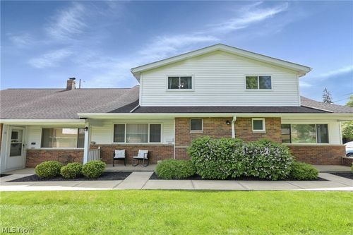 12-11-25345 Country Club Blvd, North Olmsted, OH, 44070-4329 | Card Image