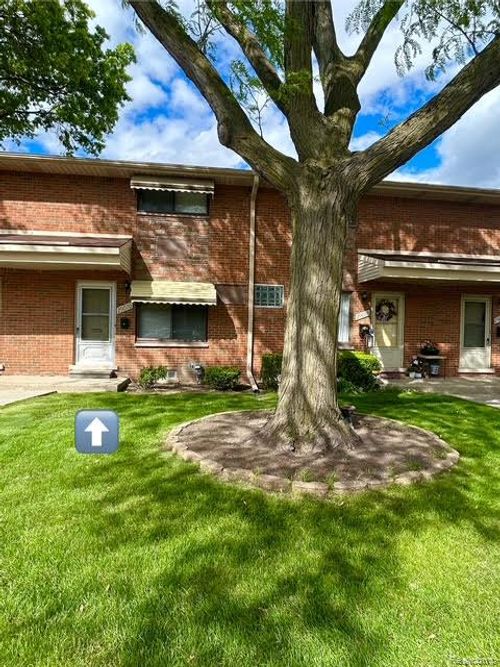 29070 Tessmer Ct, Madison Heights, MI, 48071-2656 | Card Image