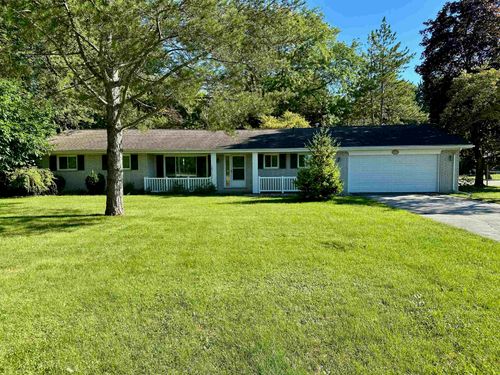 12985 Gratiot Rd, Hemlock, MI, 48626-9422 | Card Image