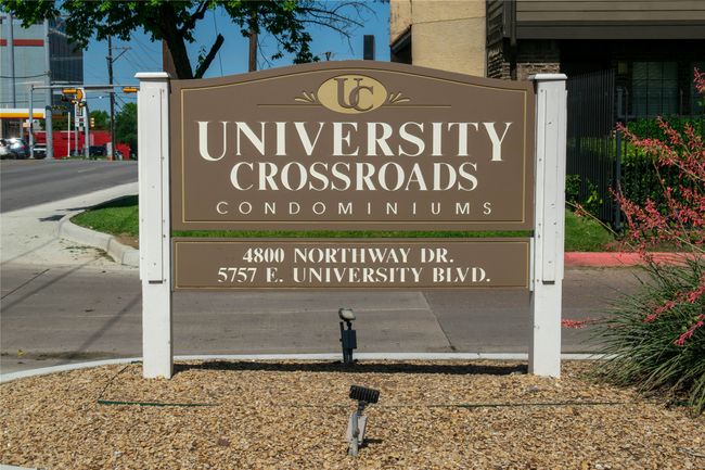 View of community / neighborhood sign | Image 30