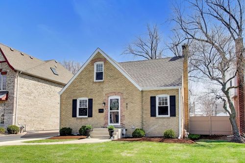 901 S Hillside Ave, Elmhurst, IL, 60126-4921 | Card Image