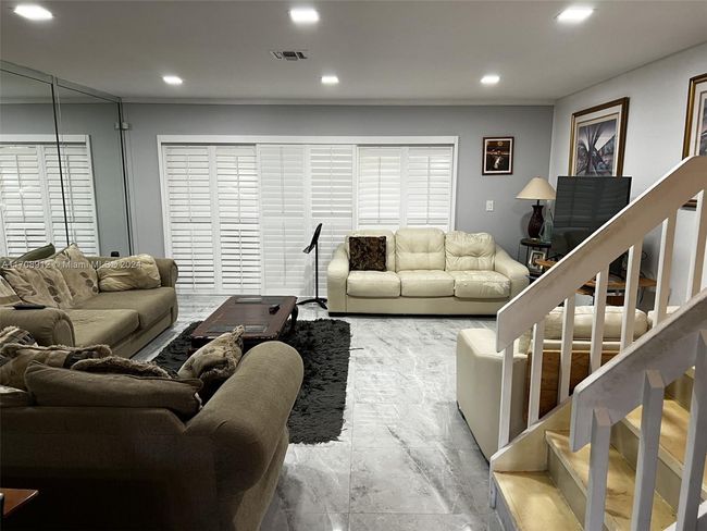4389 Carambola Cir N, Condo with 2 bedrooms, 3 bathrooms and null parking in Coconut Creek FL | Image 6