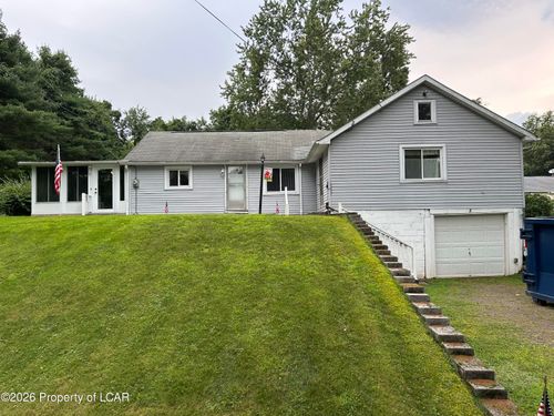 125 Maple Tree Rd, Dallas, PA, 18612-2420 | Card Image