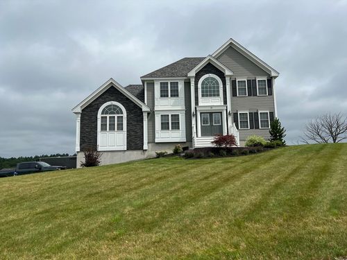 20 Laurel St, Clinton, MA, 01510-1606 | Card Image