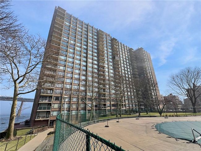 APT-8E - 166 Powells Cove Blvd, Home with 2 bedrooms, 2 bathrooms and null parking in Whitestone NY | Image 17