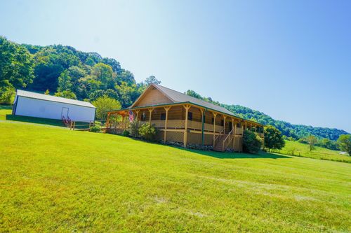 1675 Chigger Hollow Rd, Pleasant Shade, TN, 37145-2004 | Card Image