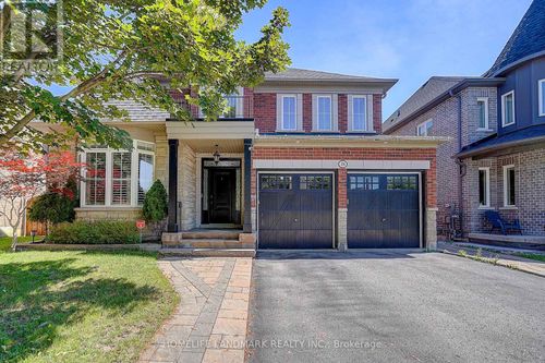 28 Hunwicks Cres, Ajax, ON, L1Z0E4 | Card Image