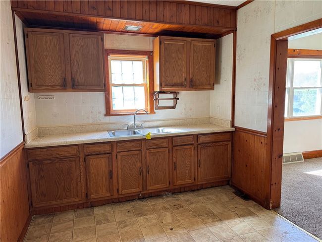 24 Grant St, House other with 3 bedrooms, 1 bathrooms and 1 parking in New Salem PA | Image 7