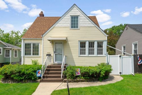 7416 Van Buren Ave, Hammond, IN, 46324-2550 | Card Image