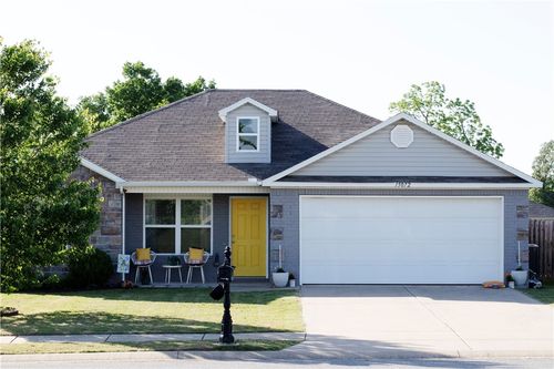15072 White Fawn Dr, Garfield, AR, 72732-8781 | Card Image