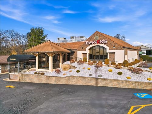 2305 Wilmington Rd, New Castle, PA, 16105-1959 | Card Image