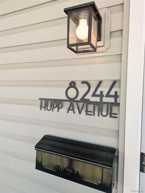 8244 Hupp Ave, Warren, MI, 48089-2337 | Card Image