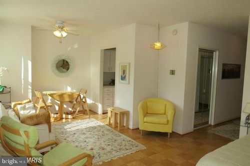324-10401 Grosvenor Pl, ROCKVILLE, MD, 20852-4630 | Card Image