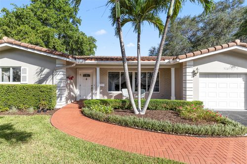 7237 E Tropical Way, Plantation, FL, 33317-3320 | Card Image