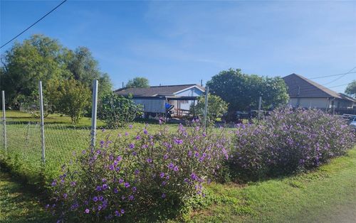 227 Corral Ave, Kingsville, TX, 78363-3214 | Card Image