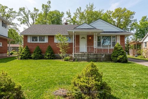32 Dalton Cres N, Orillia, ON, L3V5J5 | Card Image