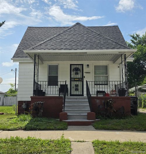15831 Quincy St, Detroit, MI, 48238-1386 | Card Image
