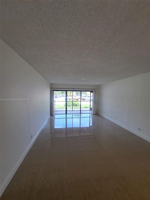 apt-106-240 Lakeview Dr, Weston, FL, 33326-1017 | Card Image