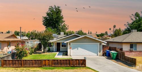 518 Lincoln Ave, Bakersfield, CA, 93308-3368 | Card Image