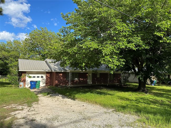 401 S Weatherford St, House other with 3 bedrooms, 2 bathrooms and null parking in Chico TX | Image 10