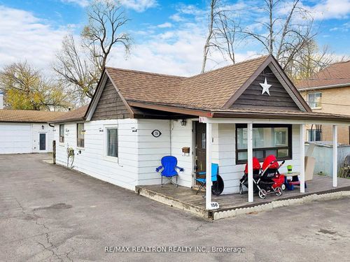 156 The Queensway S, Keswick, ON, L4P2A2 | Card Image