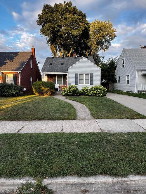 516 N Alexander Ave, Royal Oak, MI, 48067-1990 | Card Image