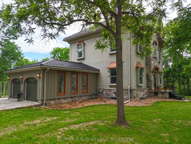 12096 Gale Rd, House other with 5 bedrooms, 4 bathrooms and 10 parking in Middlesex Centre ON | Image 34