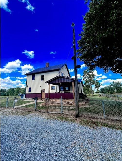 4217 Hillsville Rd, Pulaski, PA, 16143-2209 | Card Image