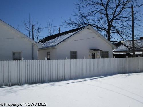 611 B W Main St, Elkins, WV, 26241-4194 | Card Image