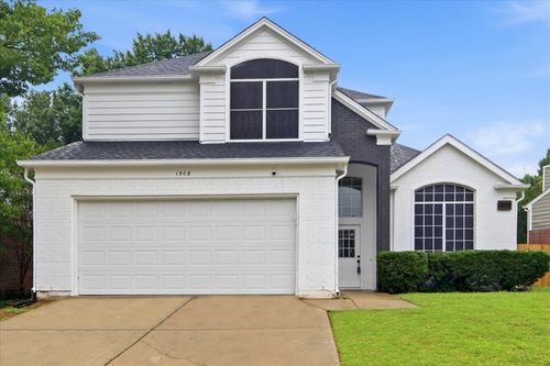 1508 Park Chase Ave, Arlington, TX, 76011-2741 | Card Image