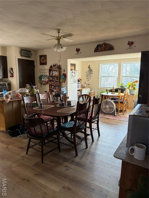 20262 Highway 8, Saint James, MO, 65559-8166 | Card Image