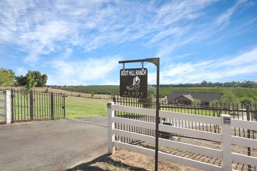 23595 N Mackville Rd, Clements, CA, 95227-7130 | Card Image