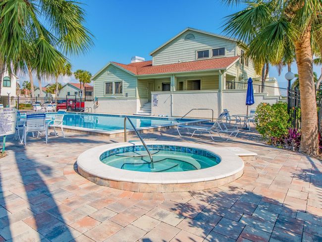 COMMUNITY POOL, SPA AND CLUBHOUSE | Image 28