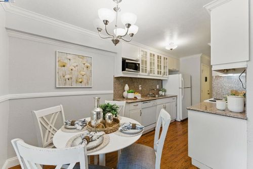 c-2131 Northwood Cir, Concord, CA, 94520-4644 | Card Image