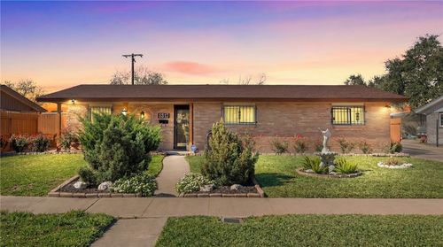 1317 Easthaven Dr, Corpus Christi, TX, 78412-4107 | Card Image