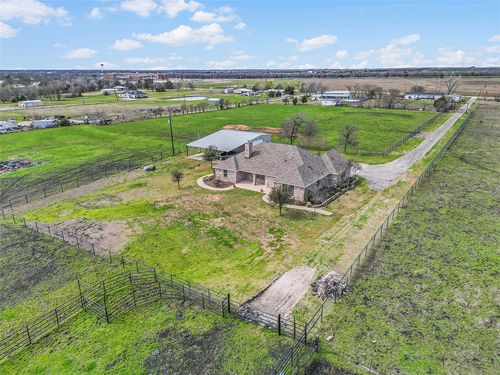 304 Canales Rd, Nevada, TX, 75173 | Card Image