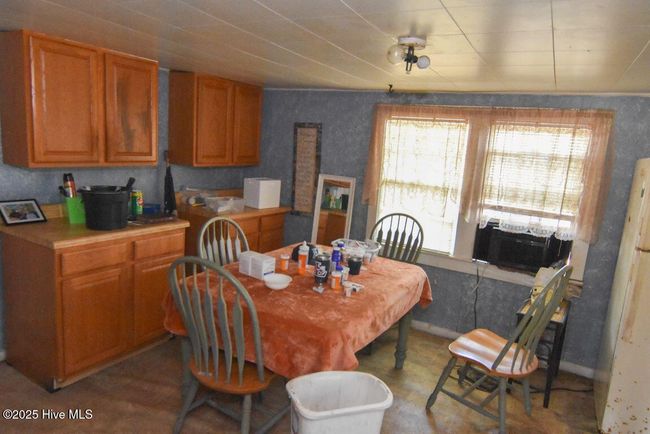 404 Third St N, House other with 2 bedrooms, 1 bathrooms and null parking in Carolina Beach NC | Image 7