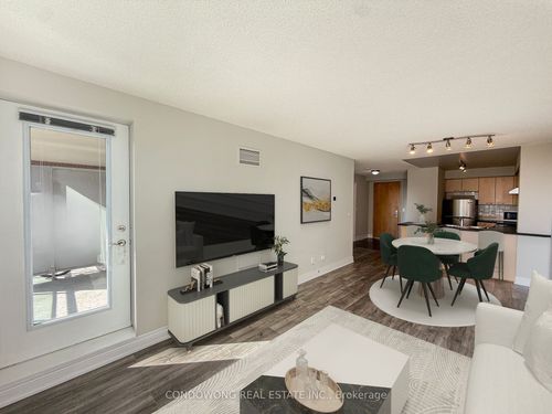 318-62 Suncrest Blvd, Thornhill, ON, L3T7Y6 | Card Image