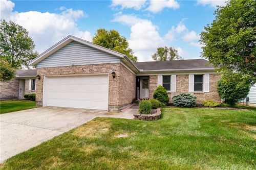 816 Spring Lake Circle, Enon Vlg, OH, 45323 | Card Image