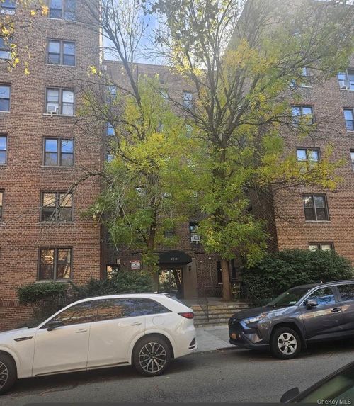 5n-102-17 64th Rd, Forest Hills, NY, 11375-1546 | Card Image