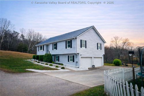 100 Deerfield Ln, Cottageville, WV, 25239-9519 | Card Image