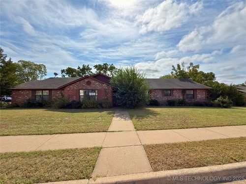 3201 Brighton Ln, Bartlesville, OK, 74006-7516 | Card Image