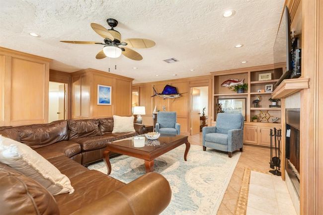 247 Schooner Dr, House other with 3 bedrooms, 2 bathrooms and 5 parking in Freeport TX | Image 9