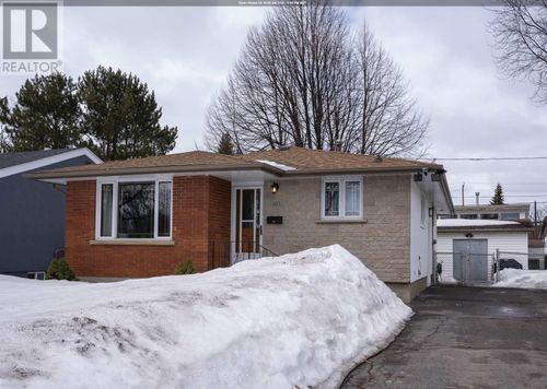 305 Sillesdale Cres, Thunder Bay, ON, P7C1S7 | Card Image